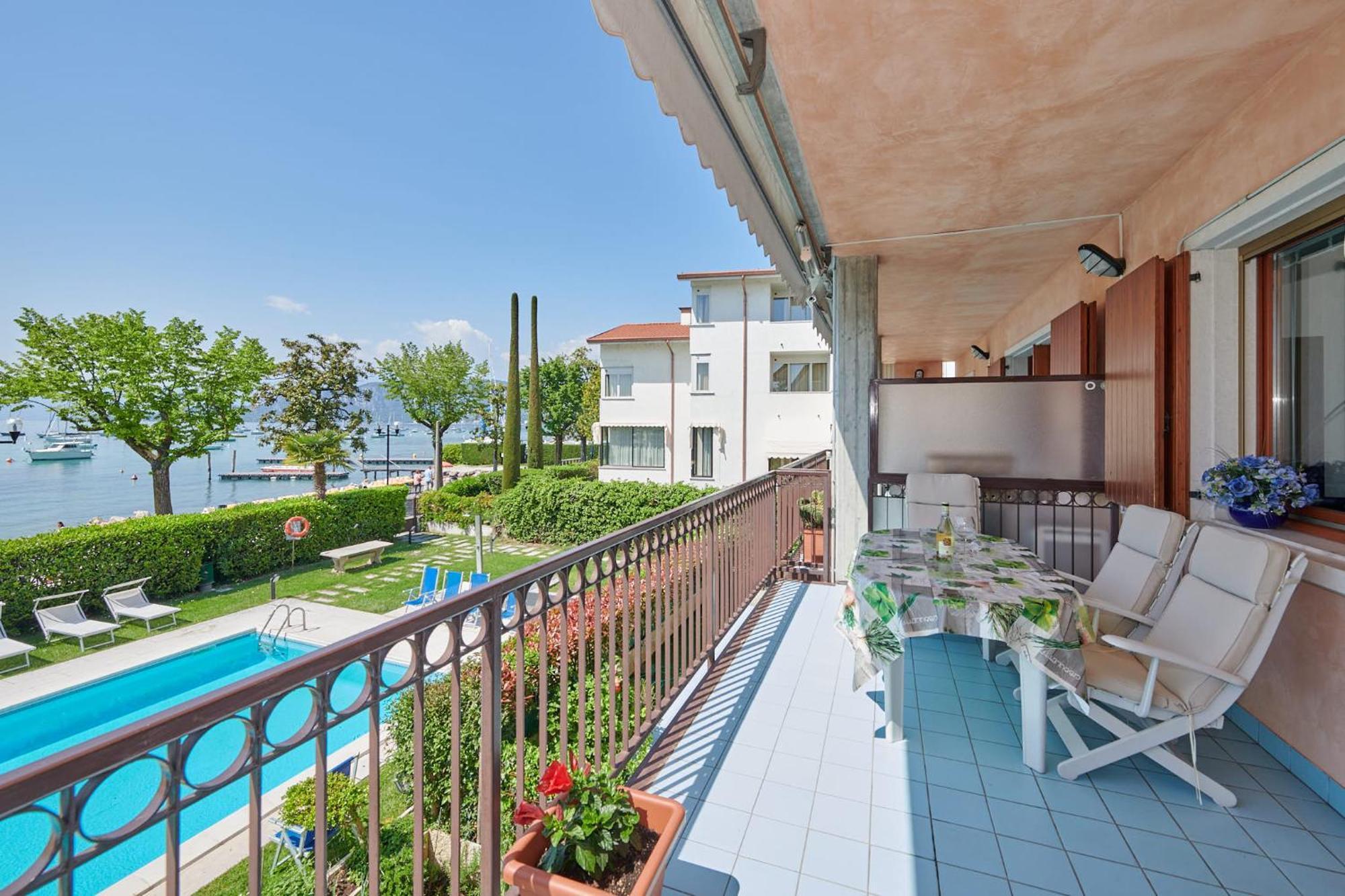 Apartments Rainer - Front Lake 巴多利诺 外观 照片