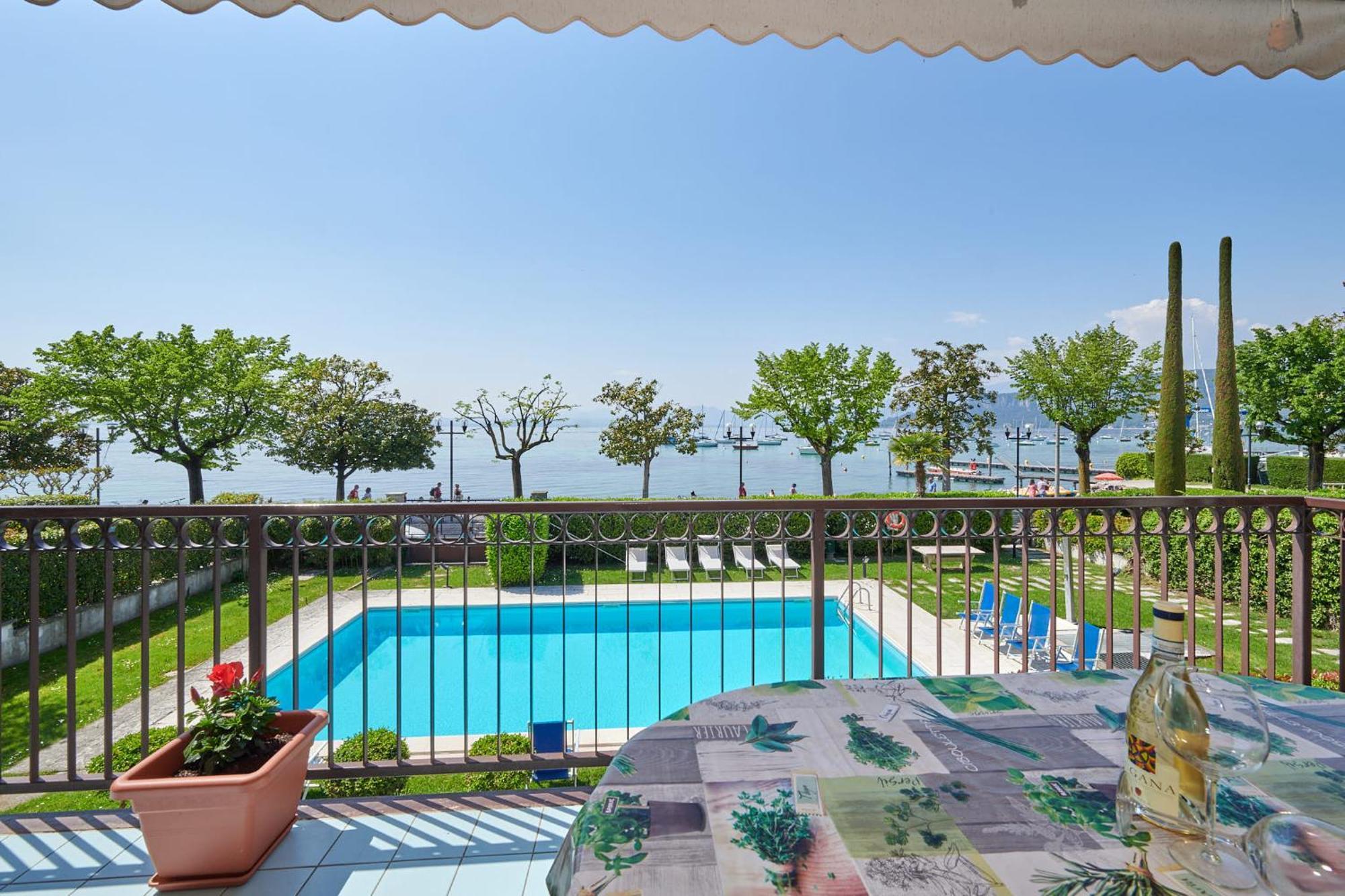 Apartments Rainer - Front Lake 巴多利诺 外观 照片